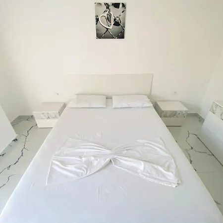 アパート Terraces Sarandë
